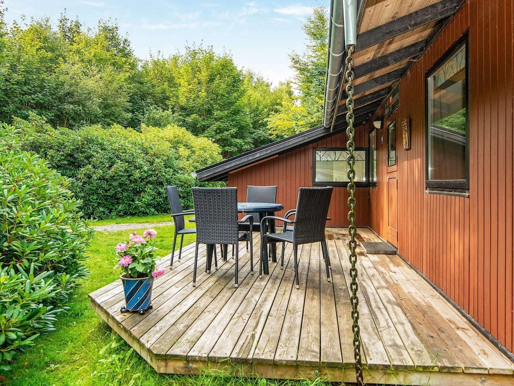 Tranquil Lakeside Retreat in Ry-by Traum