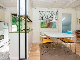 Tranquil Lakeside Retreat in Ry-by Traum