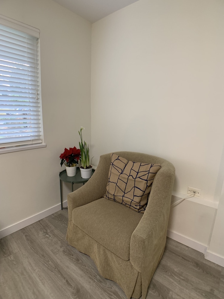 Old plum tree Style Suite