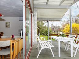 6 Person Holiday Home in Glesborg