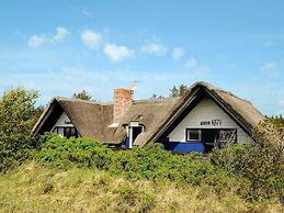 6 Person Holiday Home in Blavand