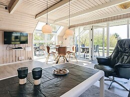 5 Star Holiday Home in Spottrup
