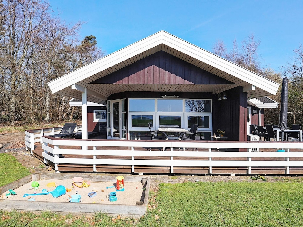 5 Star Holiday Home in Oster Assels