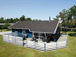 5 Star Holiday Home in Hals
