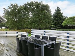 5 Star Holiday Home in Hals