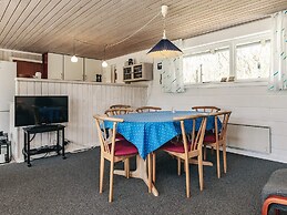 8 Person Holiday Home in Spottrup