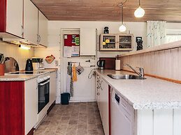 8 Person Holiday Home in Spottrup