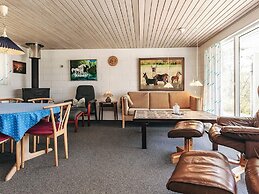 8 Person Holiday Home in Spottrup