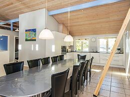 Bright Holiday Home in Glesborg near Beach