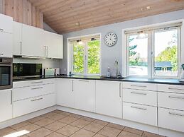 Bright Holiday Home in Glesborg near Beach