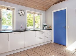 Bright Holiday Home in Glesborg near Beach