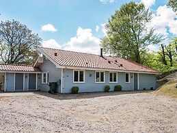 Bright Holiday Home in Glesborg near Beach