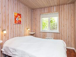Bright Holiday Home in Glesborg near Beach