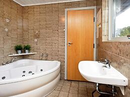 6 Person Holiday Home in Millinge