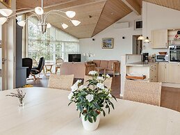 5 Star Holiday Home in Spottrup