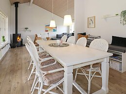 Spacious Holiday Home in Storvorde Whirlpool