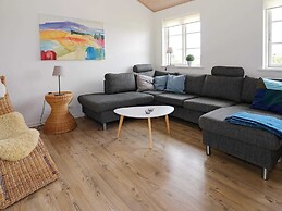 Spacious Holiday Home in Storvorde Whirlpool