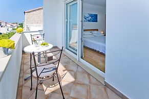 Apartments Nina Hvar town