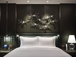 J Hotel, Shanghai Tower