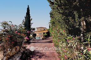 Wonderful Quiet Area, Completely Privacy, Large Private Pool, Colourfu
