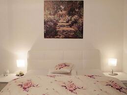 Luxurious And Beautifully Designed Apartment In Saint Moritz - Lets ge