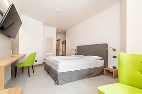 Curt di Clement Eco Mobility Hotel