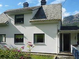 10 Person Holiday Home in Bygstad