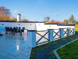 10 Person Holiday Home in Grenaa-by Traum