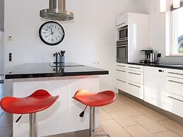 10 Person Holiday Home in Grenaa-by Traum