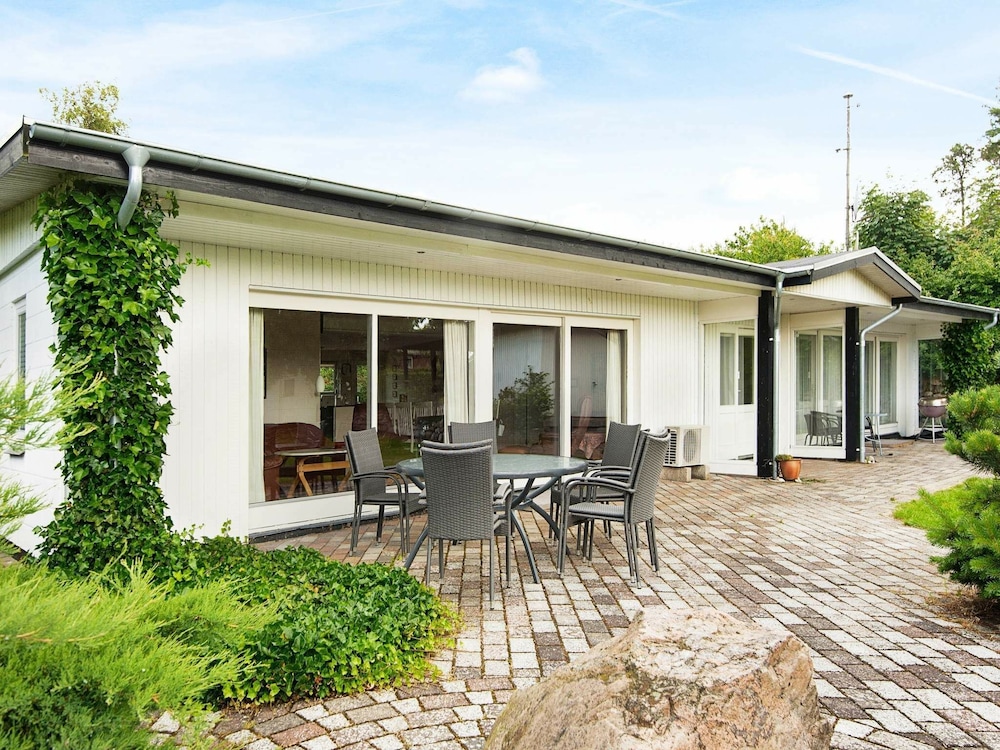 Plush Holiday Home in Ebeltoft With Swimming Pool