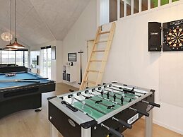 5 Star Holiday Home in Frorup