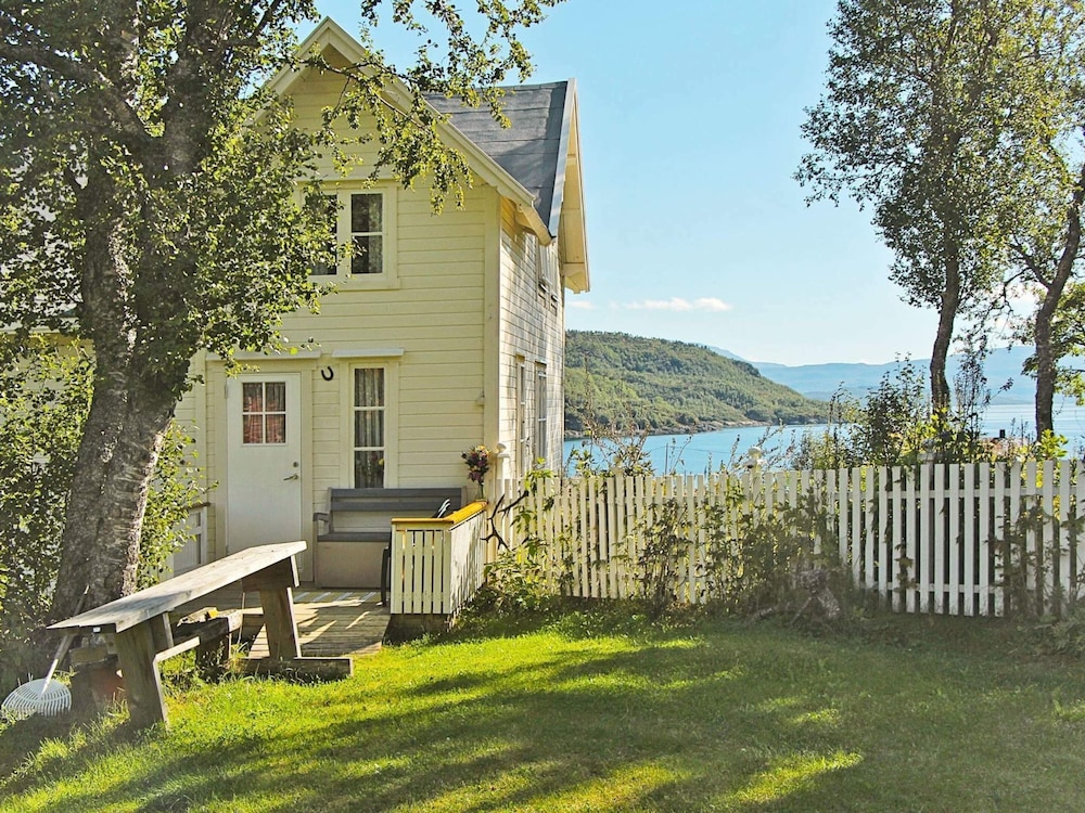4 Person Holiday Home in Skatvik