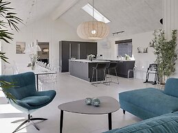 5 Star Holiday Home in Stege