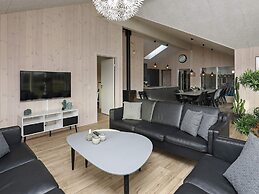 5 Star Holiday Home in Albaek