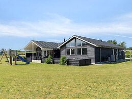 5 Star Holiday Home in Albaek