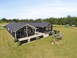 5 Star Holiday Home in Albaek