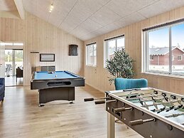 5 Star Holiday Home in Albaek