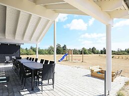 5 Star Holiday Home in Albaek