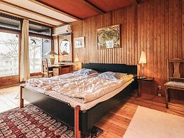 6 Person Holiday Home in Dronningmolle-by Traum