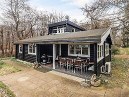 6 Person Holiday Home in Dronningmolle-by Traum