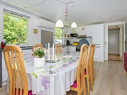 Simplistic Holiday Home in Ringkøbing near Sea