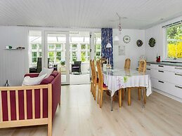 Simplistic Holiday Home in Ringkøbing near Sea