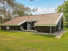 5 Star Holiday Home in Jerup