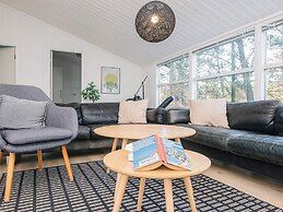 5 Star Holiday Home in Jerup