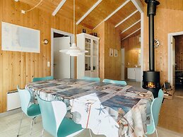 6 Person Holiday Home in Gedser