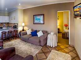 Room-guest Lodge, Double bed and Sofa be