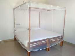 Star Hotel Arugambay