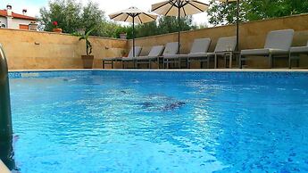 Vellum Hotel