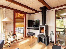 6 Person Holiday Home in Spottrup