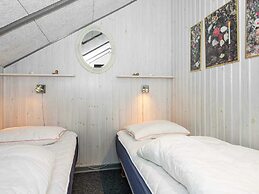 6 Person Holiday Home in Hemmet